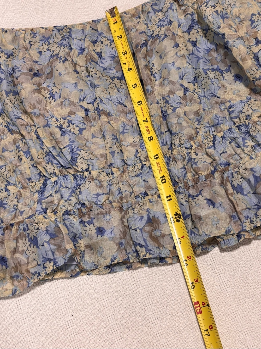 🔵⚪️Astr Sheer Floral Smocked Peasant Top in Blue and Cream - Picture 9 of 10